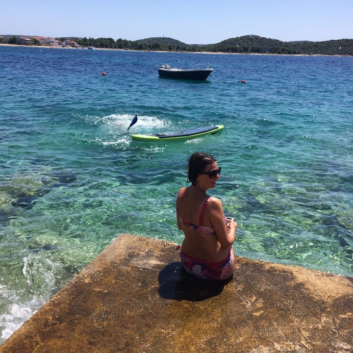 Lujza Garajová Schrameková si užíva leto v Chorvátsku s rodinou a paddleboardom